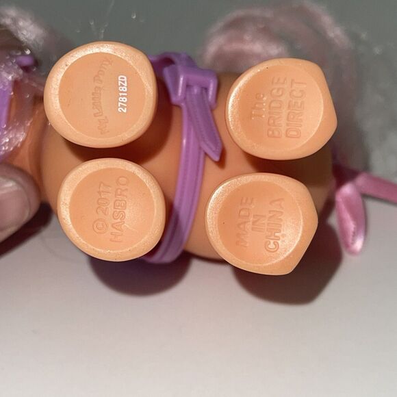 My Little Pony Hasbro 2017 Peachy Bridge Direct Pink Hearts Hair Purple Saddle - Picture 9 of 9